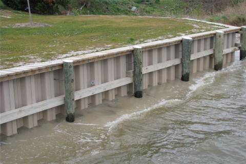 wooden bulkhead for shore protection