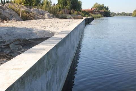 concrete seawall construction