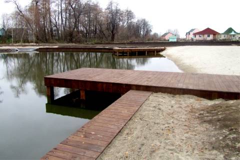 wooden pier sandy beach platform